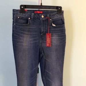 Women’s Jeans size 8 Jennifer Lopez